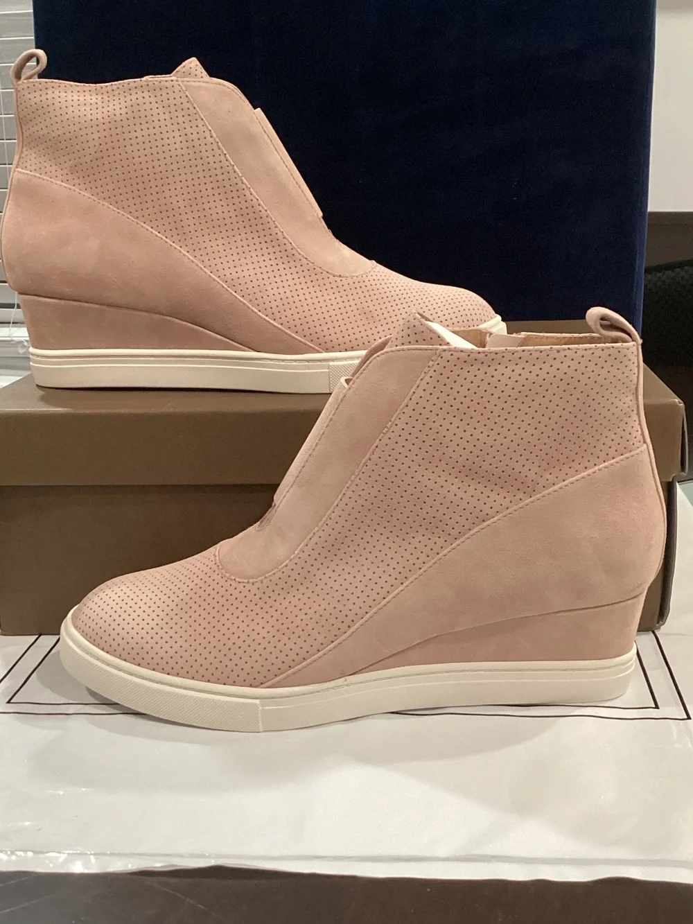 Paolo Anna-L Blush Pink Perforated Wedge Sneakers Women’s Size 7.5 M NIB